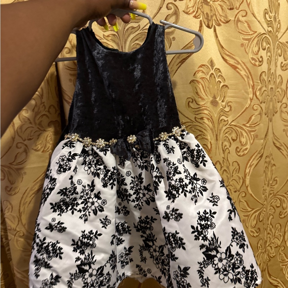 Elegant Black and White Floral Kids Formal Dress